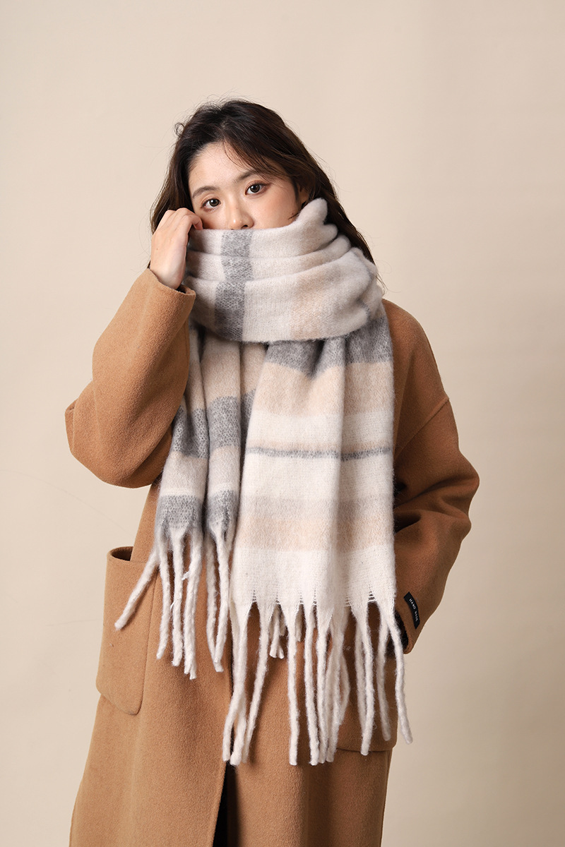 Écharpe en peluche mohair épaisse polyvalente pour femme Melad premium atmosphere en hiver 2024 nouvelle version coréenne pour l'automne_voghion.com