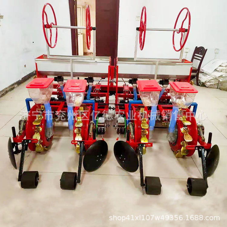 大豆覆膜播种机起垄膜上打孔免间苗谷子高梁油葵喷药施肥精播机