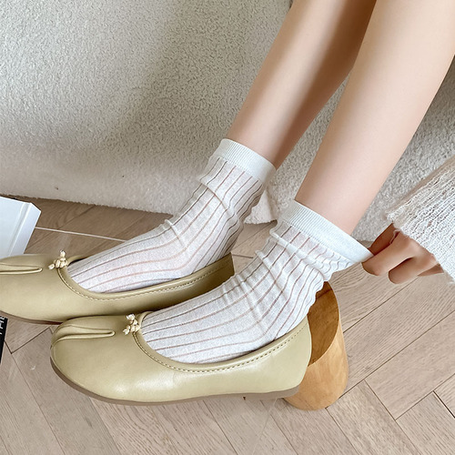 Two-finger socks for women in summer thin candy-colored sweet mid-calf split-toe socks ins Japanese cream style girls' pile socks