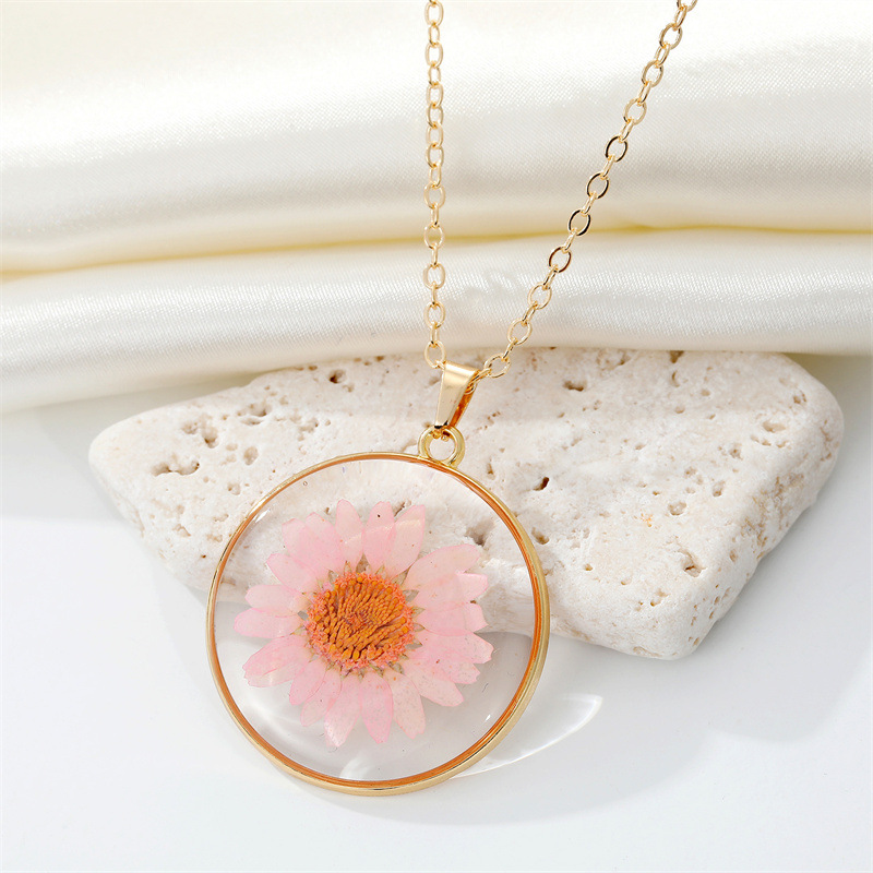 Bohemian Natural Dried Flower Transparent Round Resin Necklace display picture 4