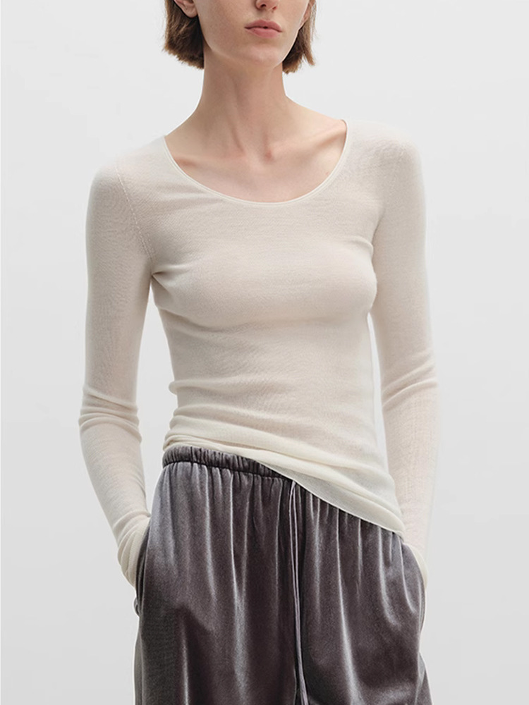 春の新型揚子紗U襟長袖セーター60本のシームレス一体100ウールのスリムニット