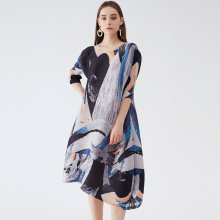 2025春季新款印花圆领百褶连衣裙 轻she设计品味中袖宽松大摆裙