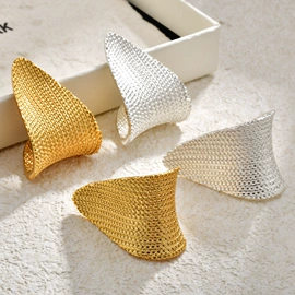 耳钉;耳扣;耳环