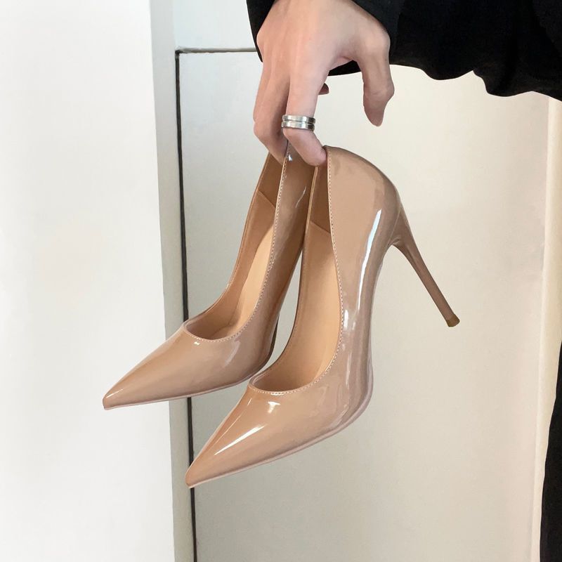 2025 New Spring Style for Women, Elegant Black and Nude Color Niche Design Patent Leather Single Shoes with Thin Heels for Parties