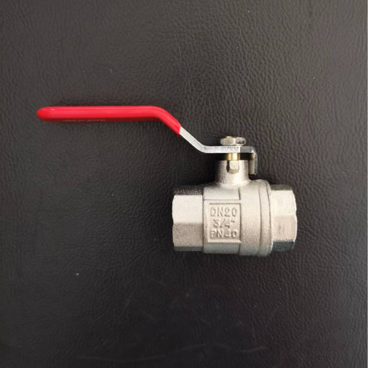 大量供应南美锌合金球阀