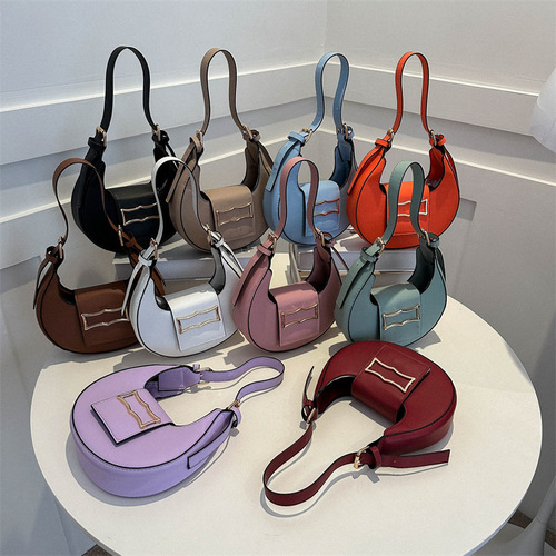 Minimalist Fashion Crescent Moon Bag for Women  Trendy New Summer Casual Stylish Ins Single Strap Underarm Bag for Women