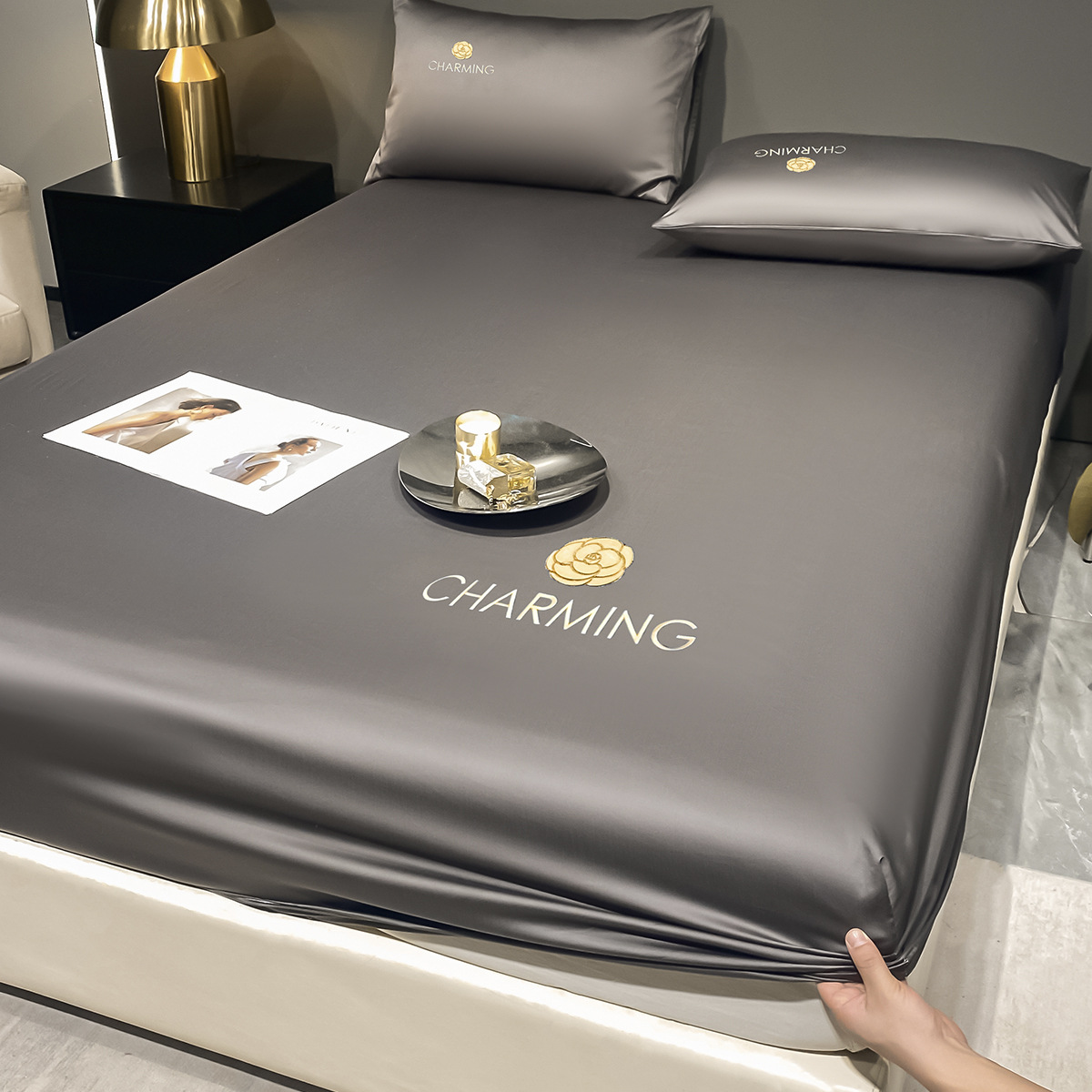 Tipo A Silla de cama de seda de hielo de una sola pieza Funda de cama fresca de verano Funda de cama de color sólido Funda protectora de colchón de sábana 2025 Nuevo