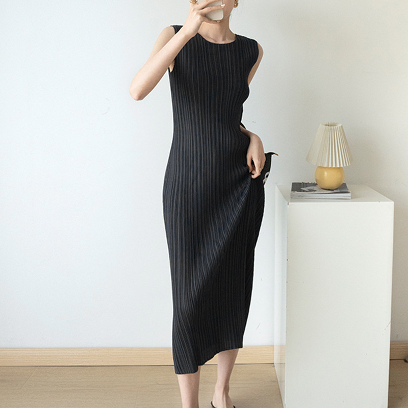 Miyake Sleeveless dress Women's Long New Arrival Thin Fashionable Slim-fit Sheath Long Dress All-match Pleated Base Skirt