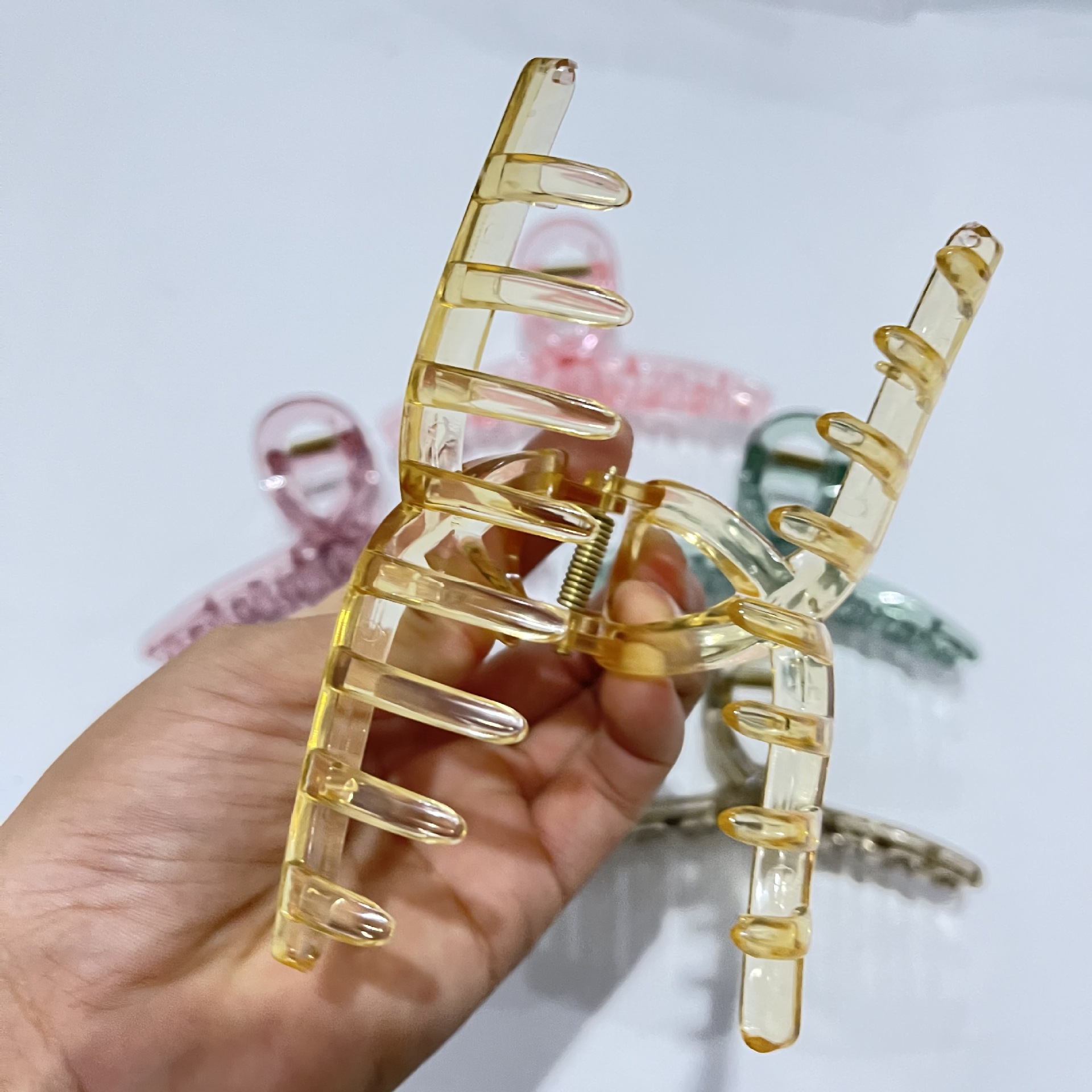 透明塑料抓夹时尚水晶抓夹发抓发夹抓手2元1元批发韩版饰品-阿里巴巴