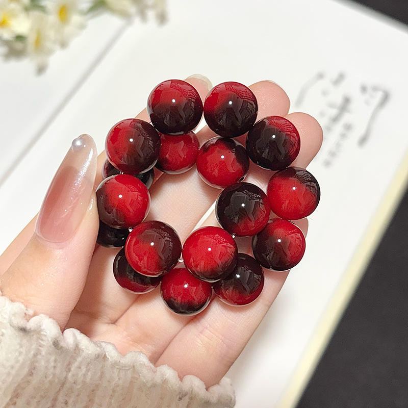 떨어지는 꽃 바람 둥근 구슬