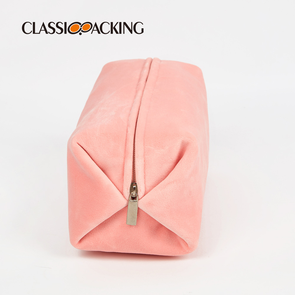 2023 Otoño e Invierno Nueva franela bolsa de cosméticos corazón de la niña estilo japonés y coreano ins suministros de belleza bolsa de almacenamiento con logotipo