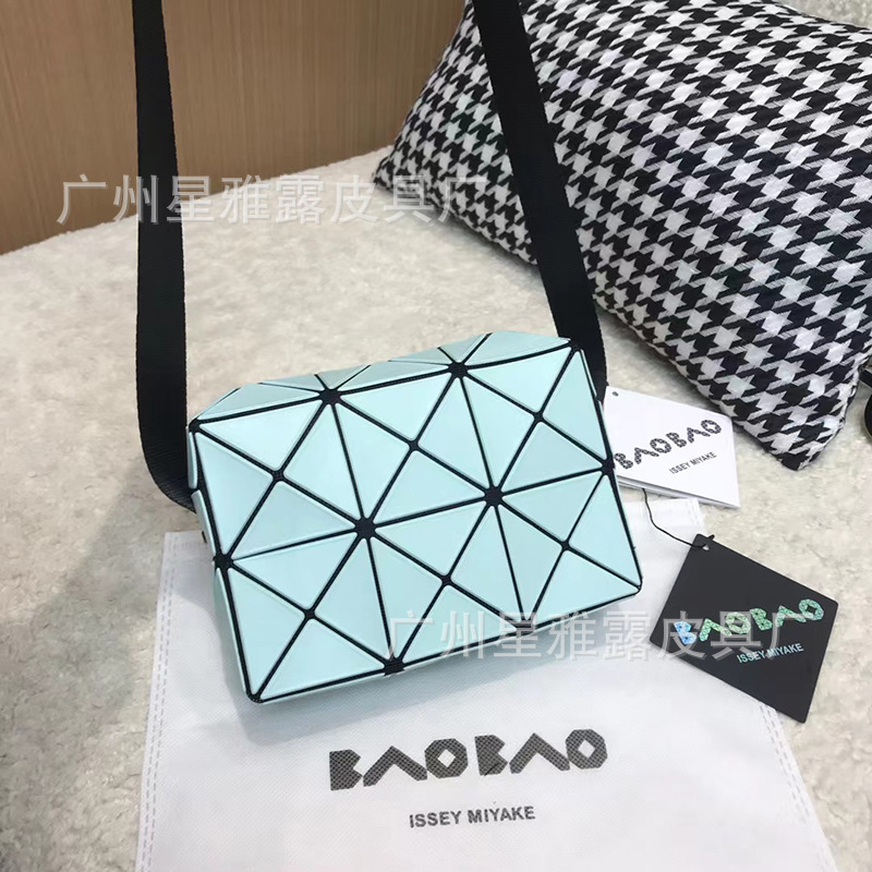 밝은 녹색