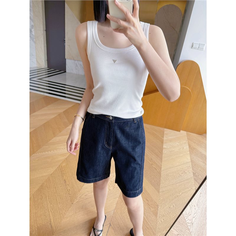 Practical and versatile Fa2026 summer metal V-logo stretch cotton U-neck slimming camisole women's top Practical and versatile Fa2026 summer metal V-logo stretch cotton U-neck slimming camisole women's top
