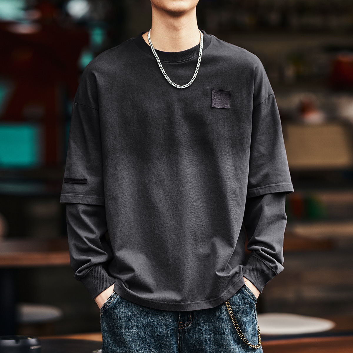 짙은 회색