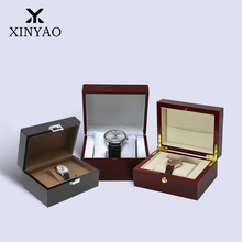 现货腕带收纳盒钢琴烤漆手表展示盒商务送礼新款木盒可定制手表盒