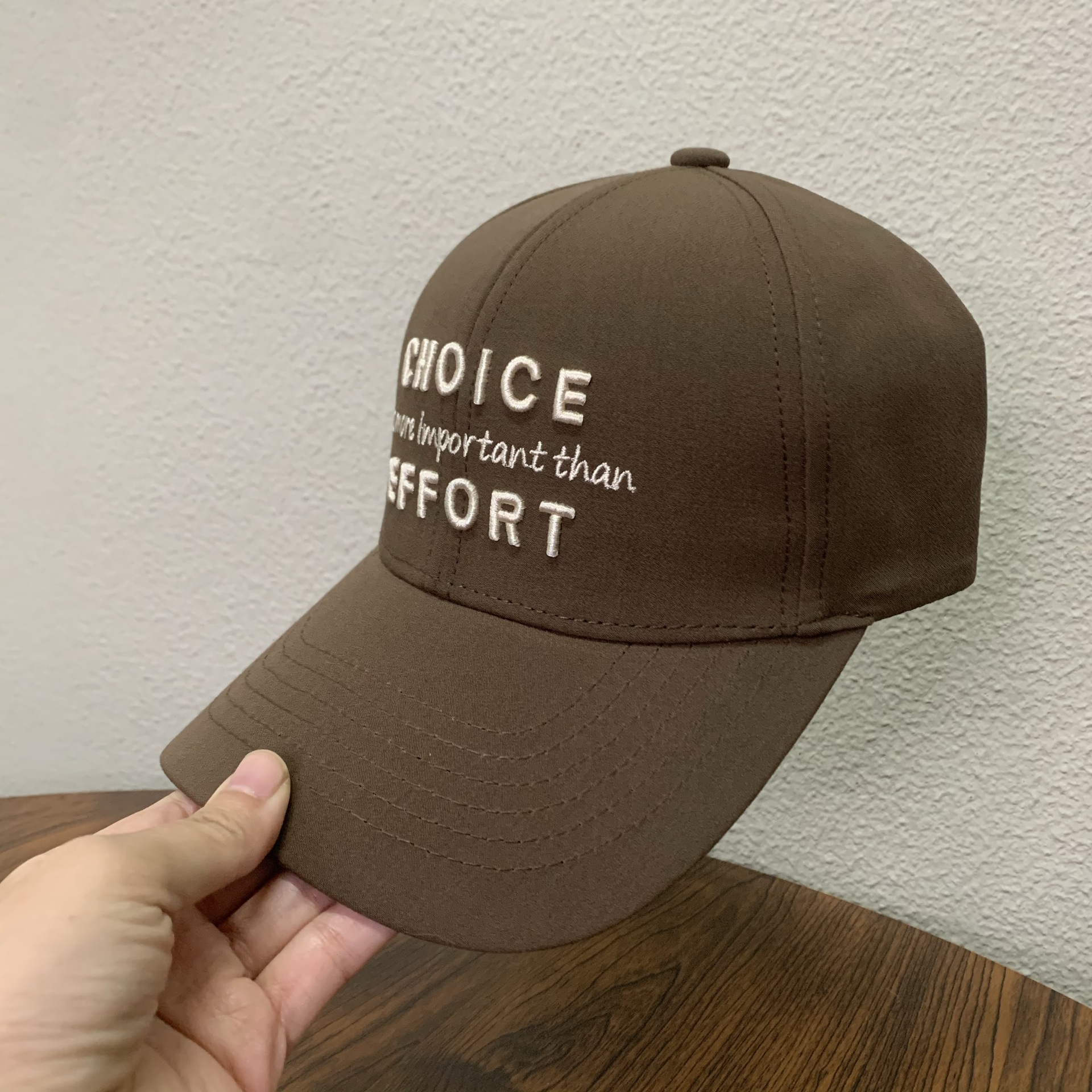 Nuevo vaquero agujero letras retro bordado sombrero de béisbol hombre y mujer estilo de calle versátil cara gorra de lengua de pato