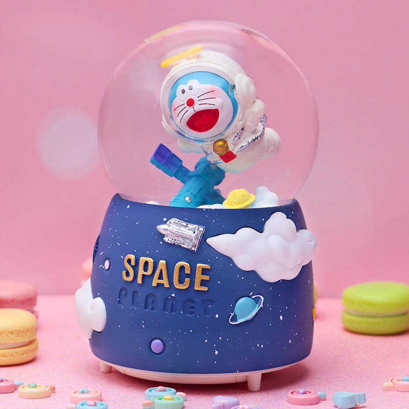 Linda campana tren azul gordo bola de cristal caja de música para niños y compañeros de clase regalo caja de música de nieve brillante