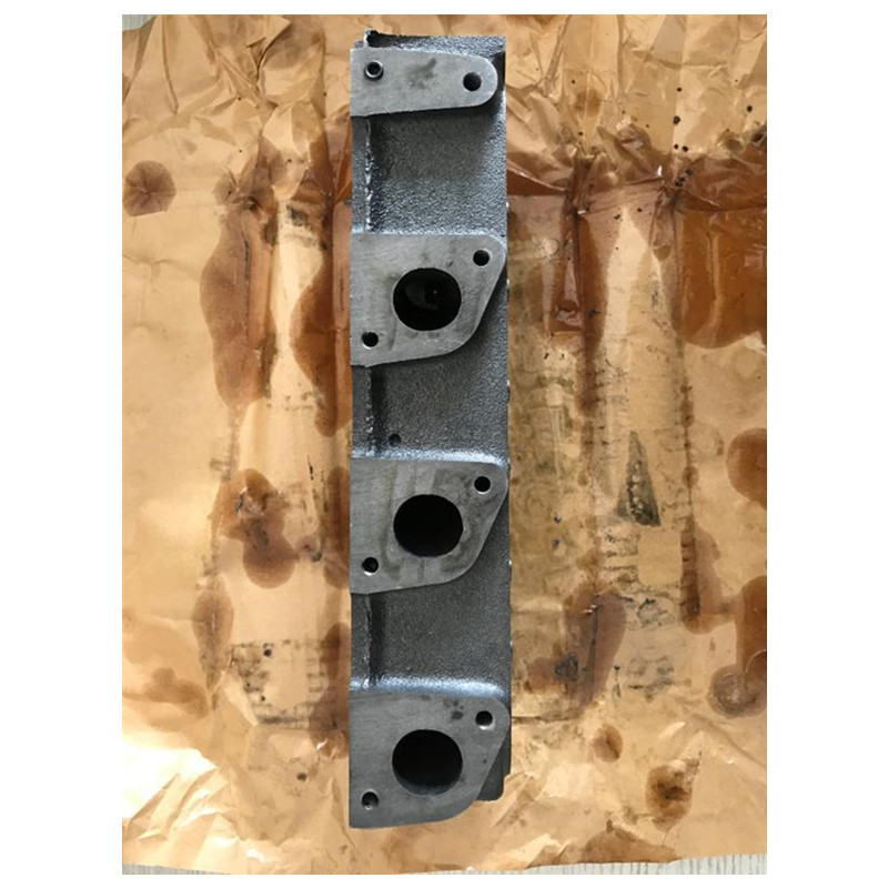 Factory direct auto parts engine cylinder head D1105 diesel engine three-cylinder cast iron cylinder head D1105