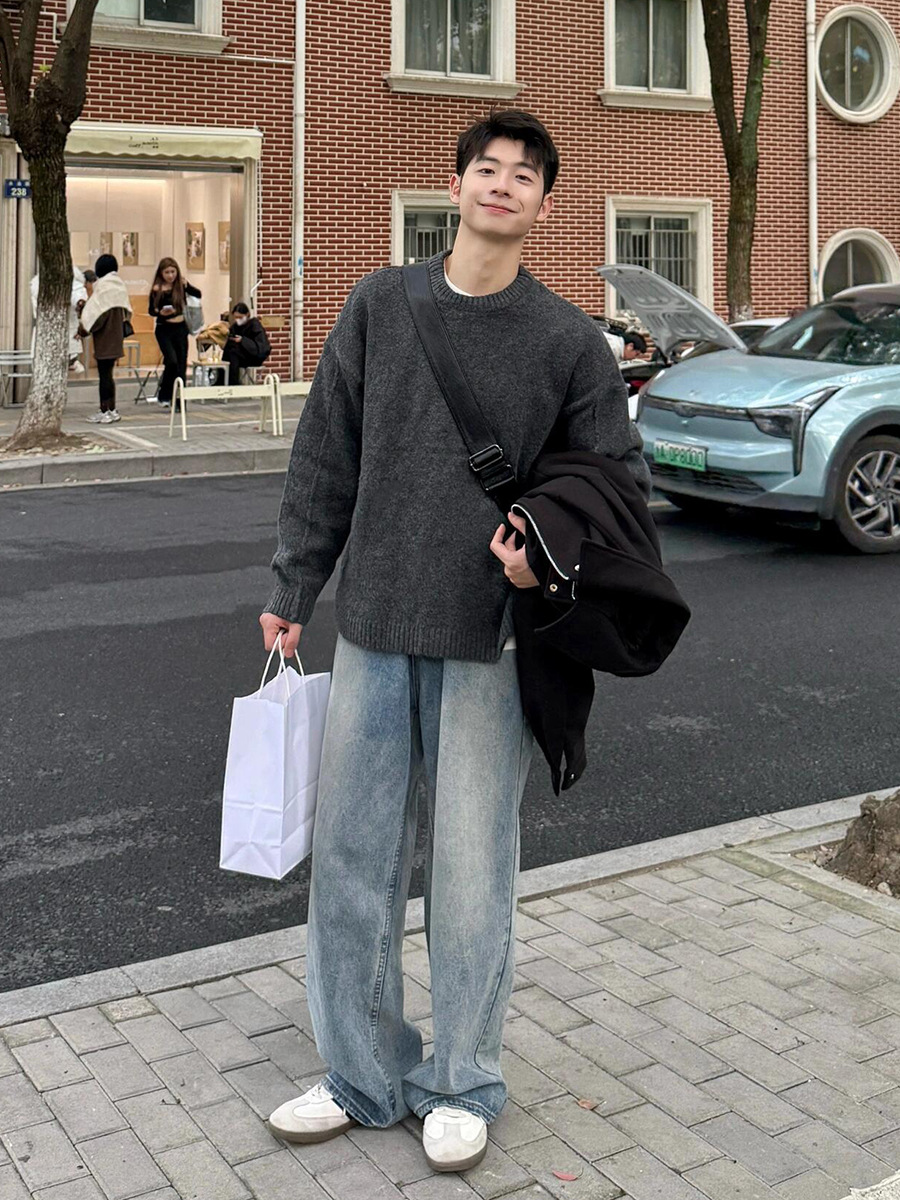 Herren-Pullover mit Rundhalsausschnitt, dunkelgrau, koreanischer Stil, weich und kuschelig, schlichte Passform, Winter-Basisschicht, Unterziehkleidung_voghion.com