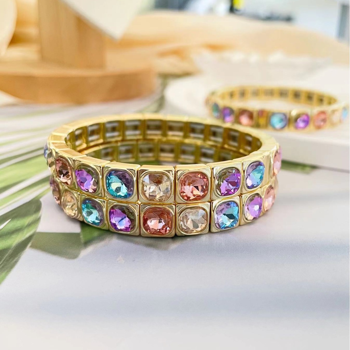 Artificial Crystal, Alloy Material Geometric Pattern Sweet Shiny Geometric Rhinestones Artificial Crystal Alloy Wholesale Bangle