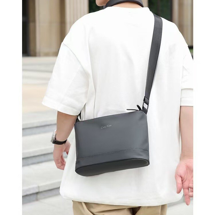 【Yan】Men's Multi-Compartment Crossbody Bag 2025 Summer New Business Commuter Waterproof Horizontal Leather Shoulder Bag 【Yan】Men's Multi-Compartment Crossbody Bag 2025 Summer New Business Commuter Waterproof Horizontal Leather Shoulder Bag