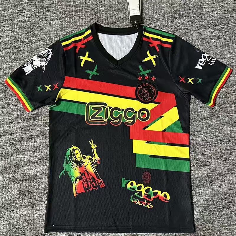 Una generación de uniformes de fútbol, nuevos uniformes de entrenamiento, camisetas, Italia AC, Barcelona, Real Madrid, Brasil, Japón, Ajax