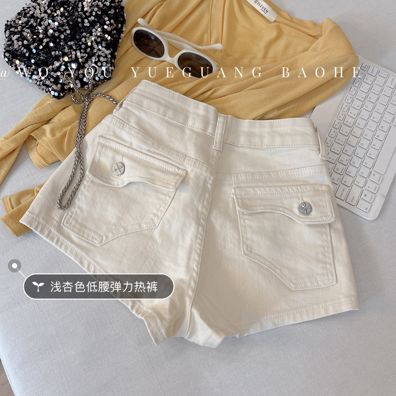 Retro Hot Girl Denim Shorts for Women, 2026 Summer New Style, Mid-High Waist, Tight-Fitting Design, Trendy Hot Pants Retro Hot Girl Denim Shorts for Women, 2026 Summer New Style, Mid-High Waist, Tight-Fitting Design, Trendy Hot Pants