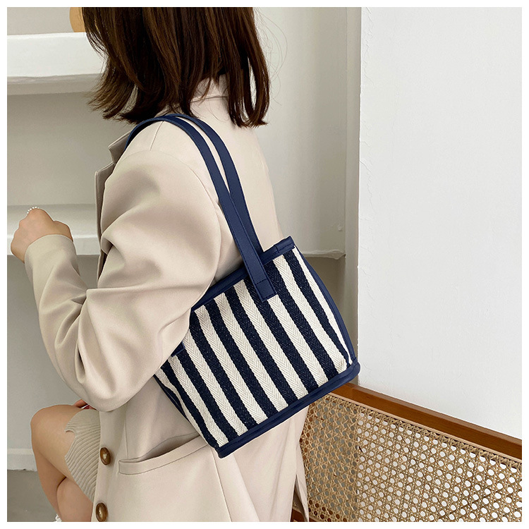 Korean Clashing Color Stripe Canvas Storage Bag Wholesale Nihaojewelry display picture 10