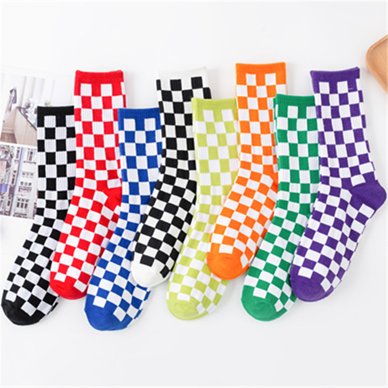 Calcetines a cuadros de tablero de otoño e invierno calcetines a media pierna de mujer para hombres y mujeres calcetines de algodón para amantes de moda en blanco y negro medias a cuadros