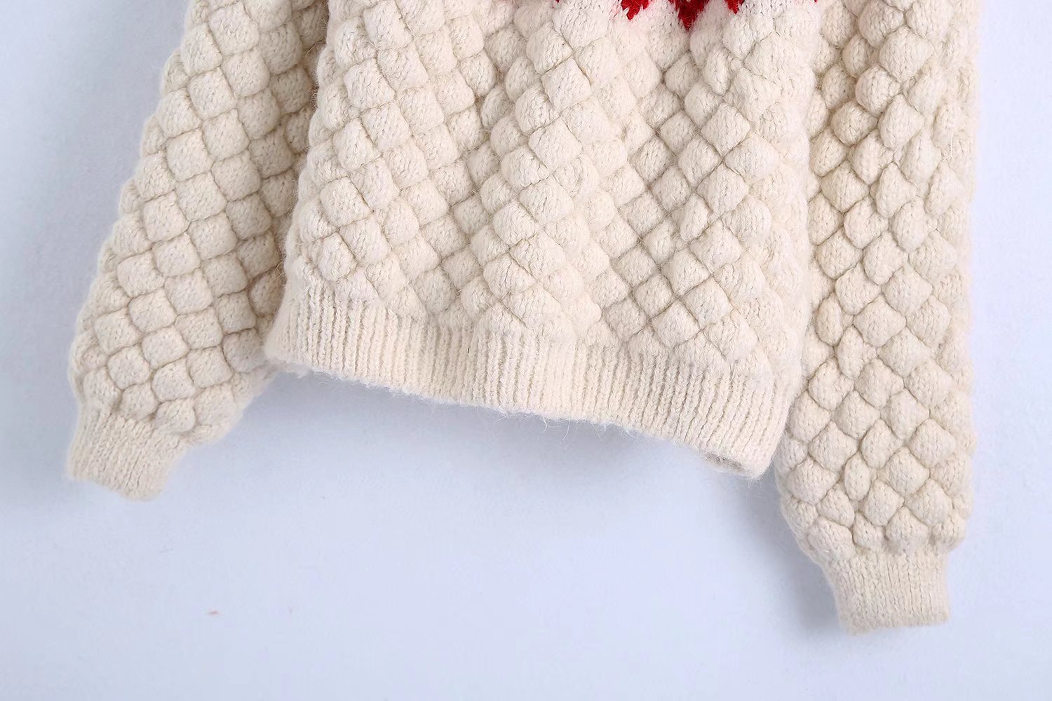 White Long-Sleeved Red Jacquard Knitted Sweater NSLQS101210