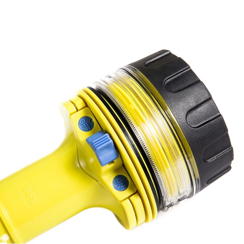 Aojia Sheng Fabricante directo de linternas impermeables para buceo profundo. Luz LED de alta intensidad y largo alcance para salvamento.