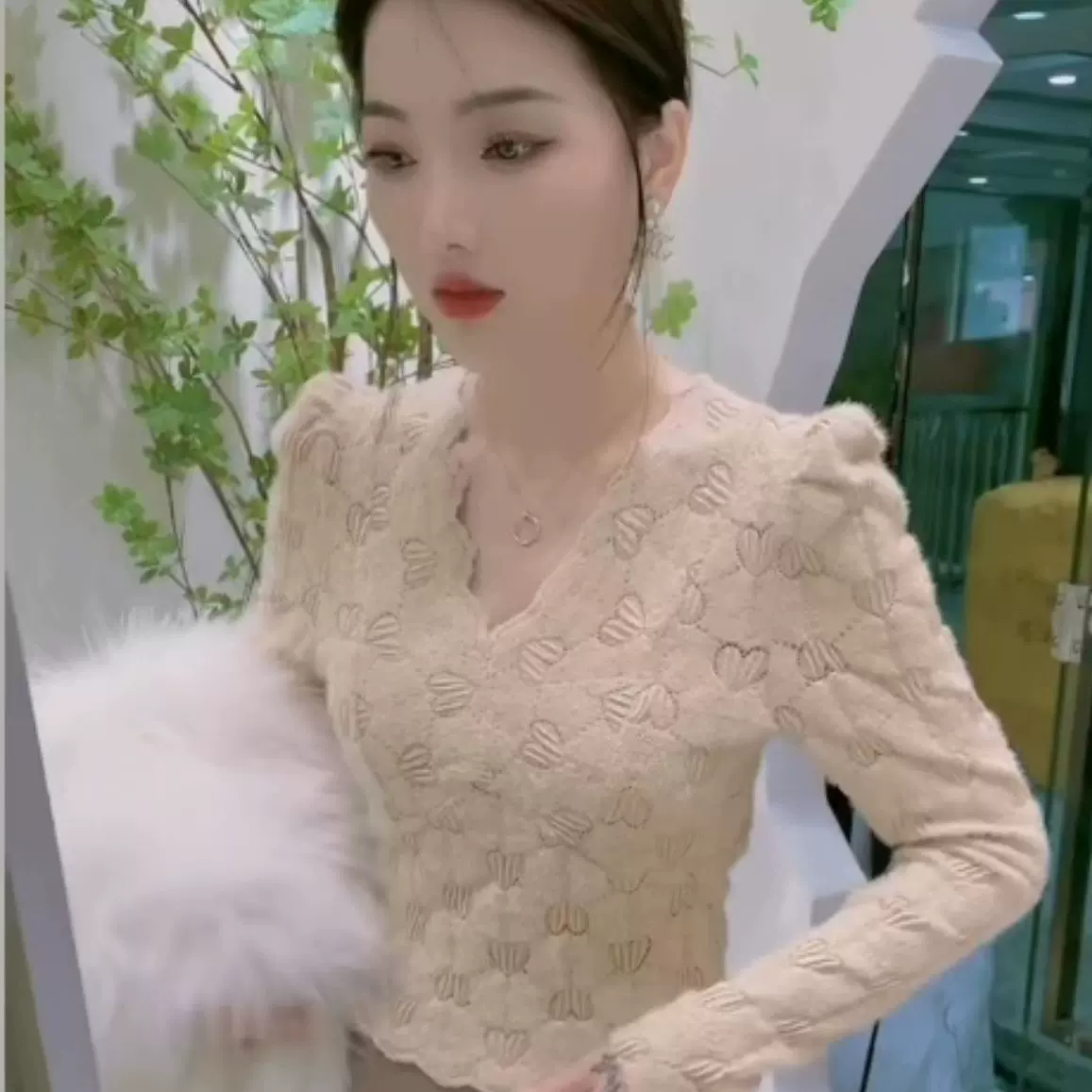 春秋磨毛保暖长袖爱心蕾丝打底衫女2025冬季修身打底上衣加绒款