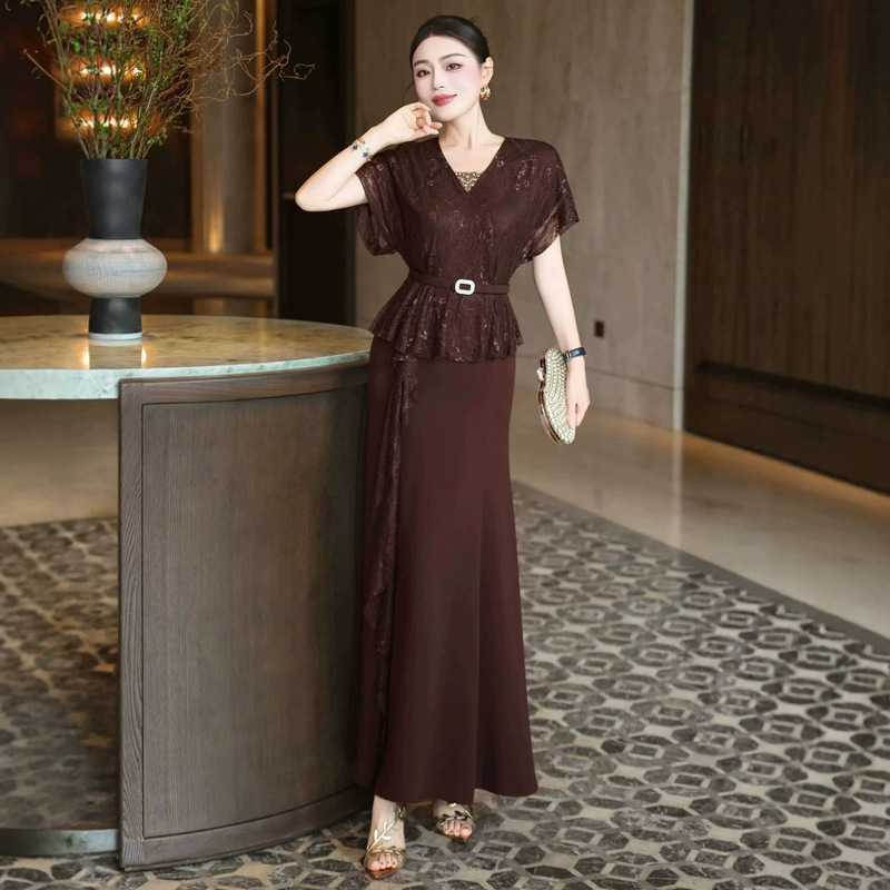 Black Lace Patchwork Waist-Cinching Gown with Rhinestones, Batwing Sleeves, and Mermaid Skirt, Long Dress for Wedding Receptions and Parties