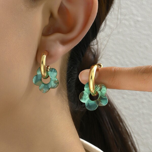 fashionable small design elegant universal earrings