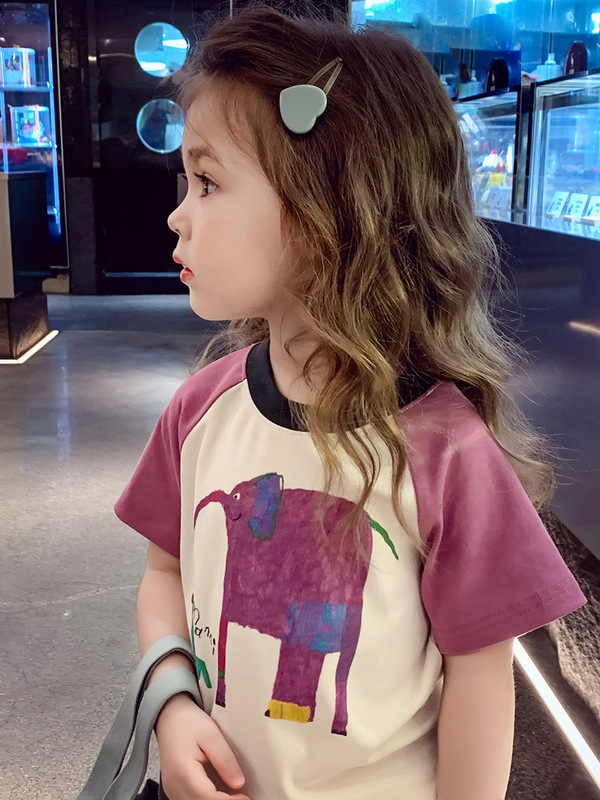 女の子半袖tシャツ夏服2025新型ゆるい韓国版アニメ上着少女洋気児童シャツ|undefined