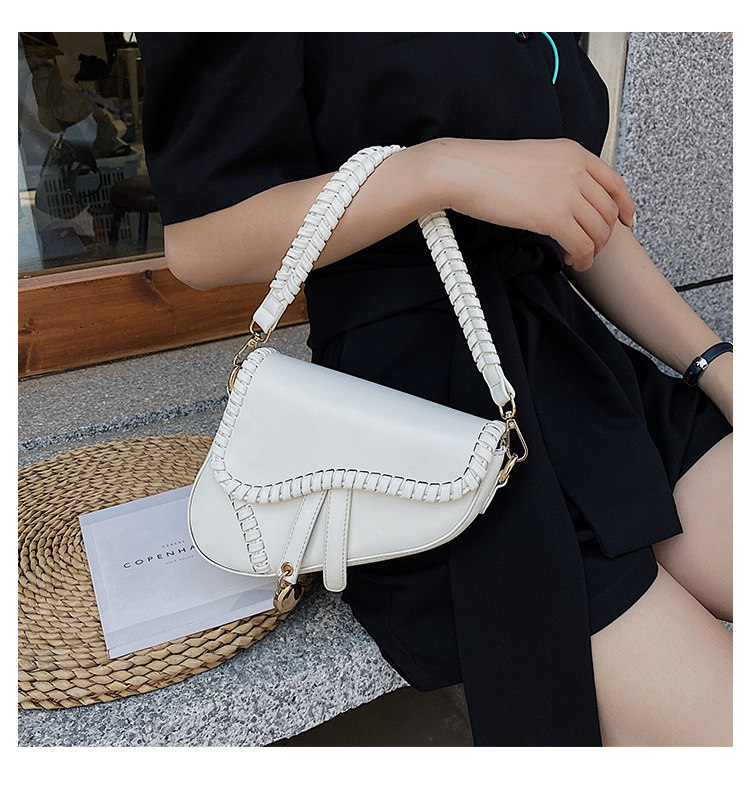 Fashion Korean style trendy 2024 summer new crossbody bill of lading shoulder armpit versatile saddle bag_voghion.com