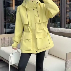 2025春秋新款女今年流行爆款连帽冲锋衣外套抽绳收腰风衣女上衣潮