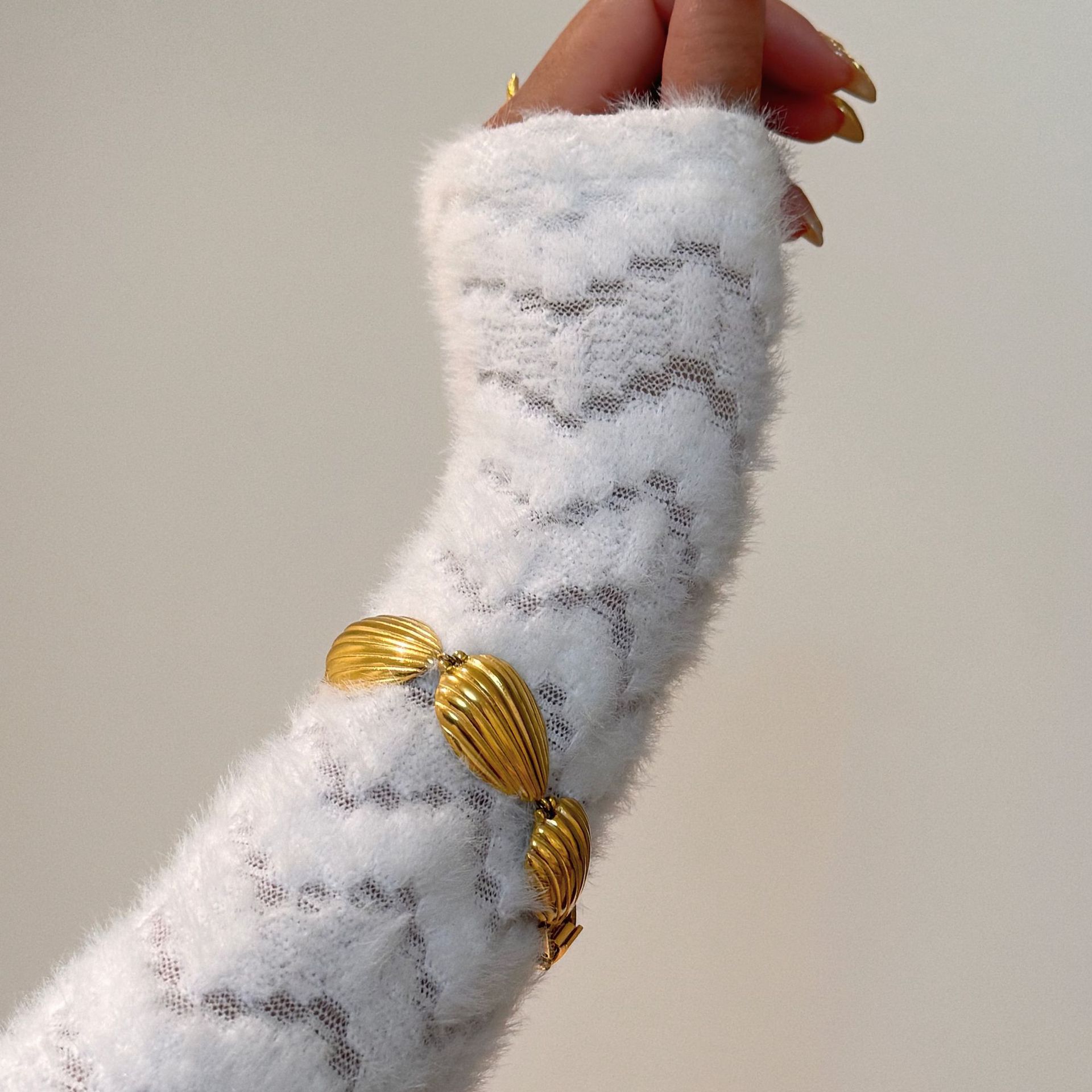Plating Design IG Style Casual Beach Shell Titanium Steel 18K Gold Plated Bracelets In Bulk