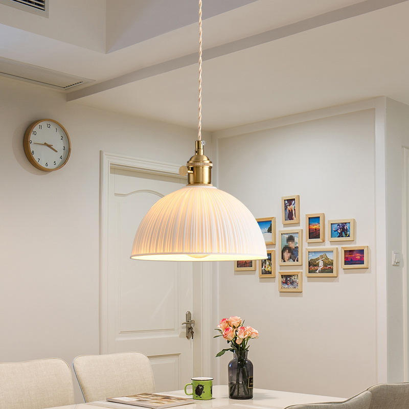 Cerámica retrógrada semicircular lámpara de estilo japonés semitransparente personalidad creativa vivienda dormitorio lámpara de cabecera de cama bar comedor candelier