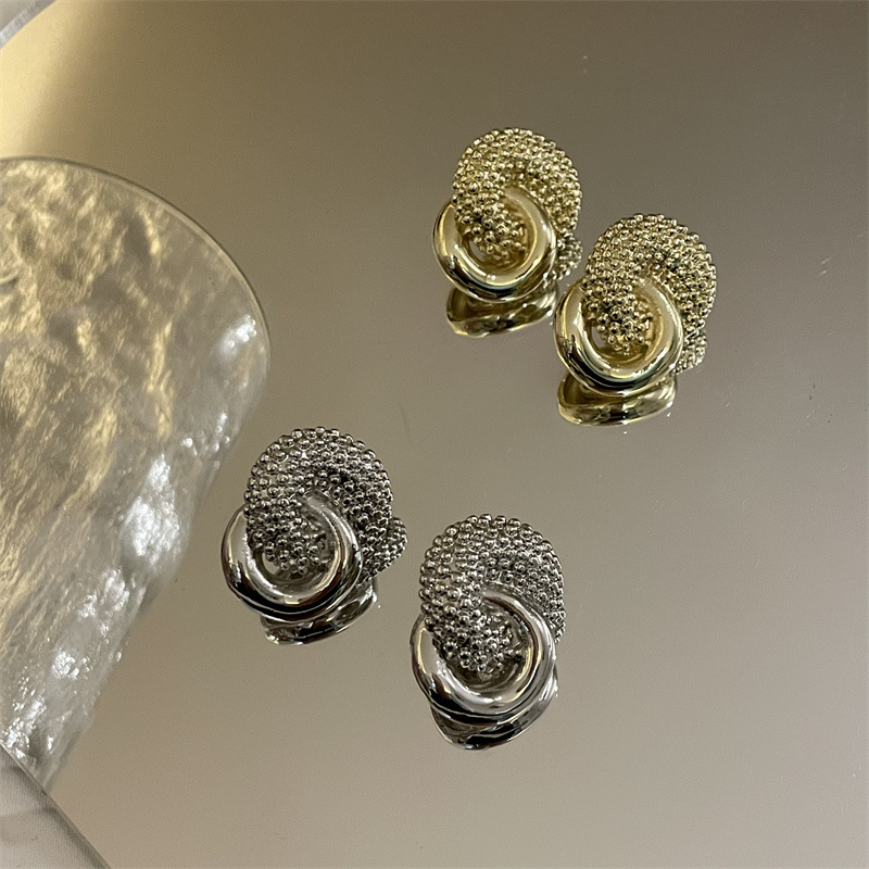 retro texture irregularly twisted round earringspicture1