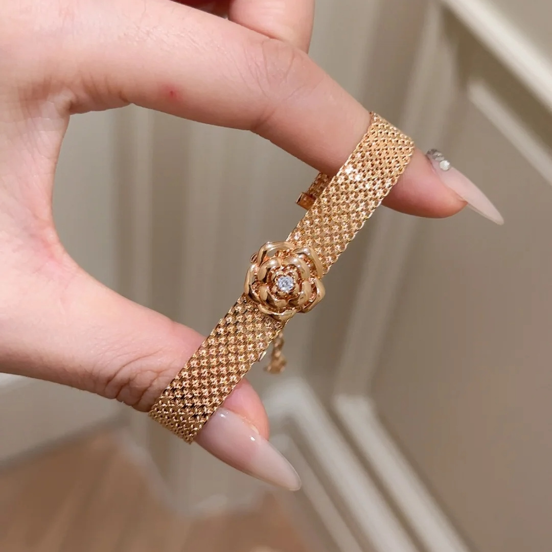 Italian Light Luxury Milanese Nice Strap Rose Bracelet Retro Simple Ribbon Diamond Camellia Wristband for Women