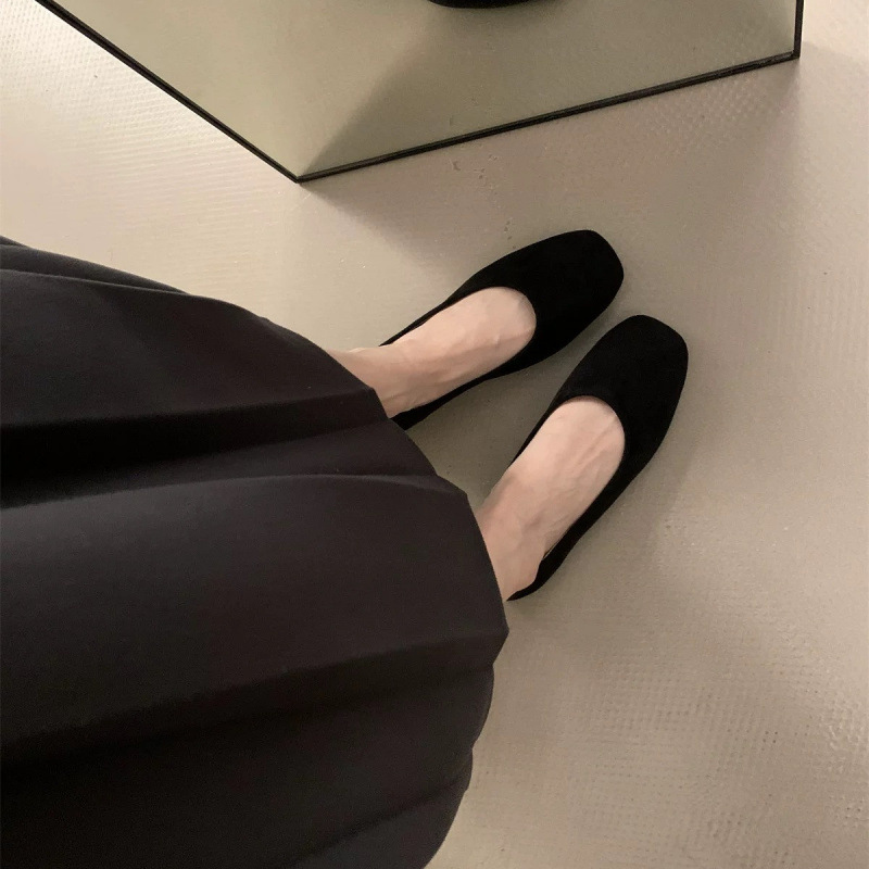 여성을 위한 플랫 통근 다용도 신발 2025 봄 가을 신상 라운드 토 블랙 작업화 스웨이드 펌프스 비니 슈즈