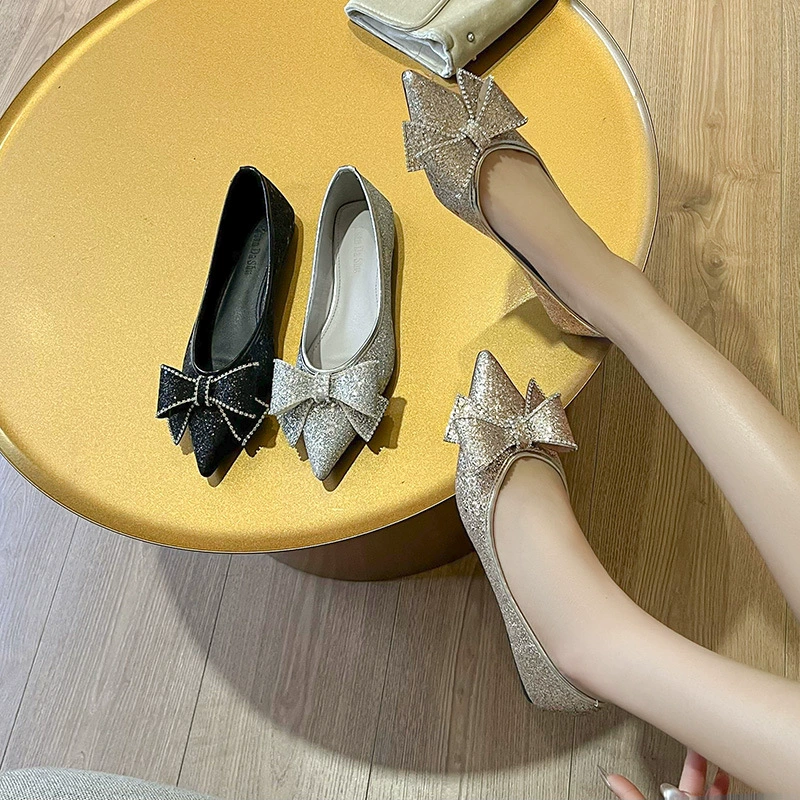 Острая одиночная обувь женская 2025 новая сказочная обувь нежная темпераментная плоская обувь дизайн чувство нишевые большие размеры 41-43