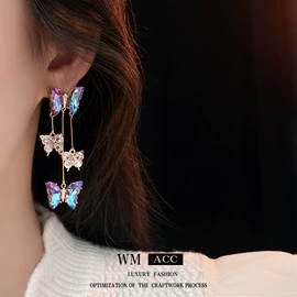 耳环;项链;手链