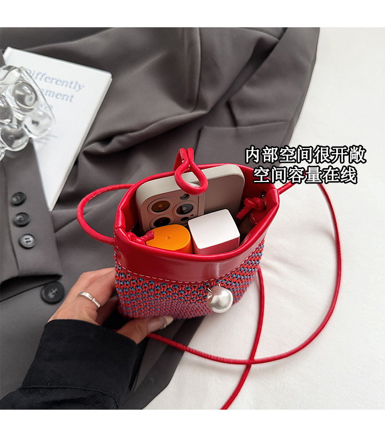 Retro patchwork woven mobile phone bag for women 2025 new summer fashion commuting single-shoulder crossbody pearl bucket bag undefined