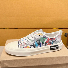 �羳��������T�fС��Ь�r���n�����e��Ь�W��һ����ӆƽ����Ь