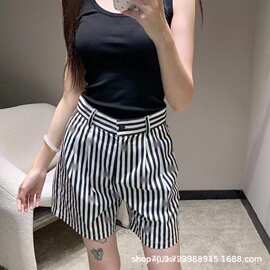 南油女装24Ss夏季新款Cha竖条纹双C烫钻休闲百搭阔腿短裤【特价】
