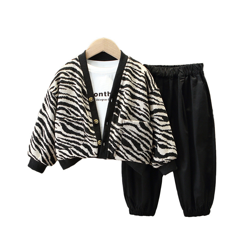 6134 traje de otoño para niños 2025 nuevo estilo bebé estilo occidental cárdigan suéter traje de tres piezas primavera y otoño para niños versión coreana