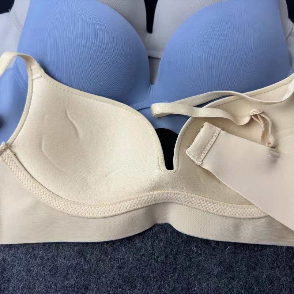 Verano brillante sin marcas sin marcas ropa interior gruesa sexy sujetador contra el pecho caída sujetador al por mayor
