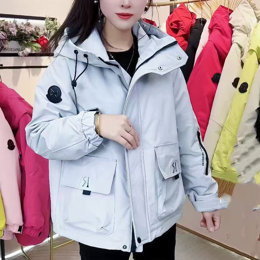 Otoño y invierno de 2025 ropa de mujer nueva moda casual con capuzas personalidad corta chaqueta de algodón deportivo suelto